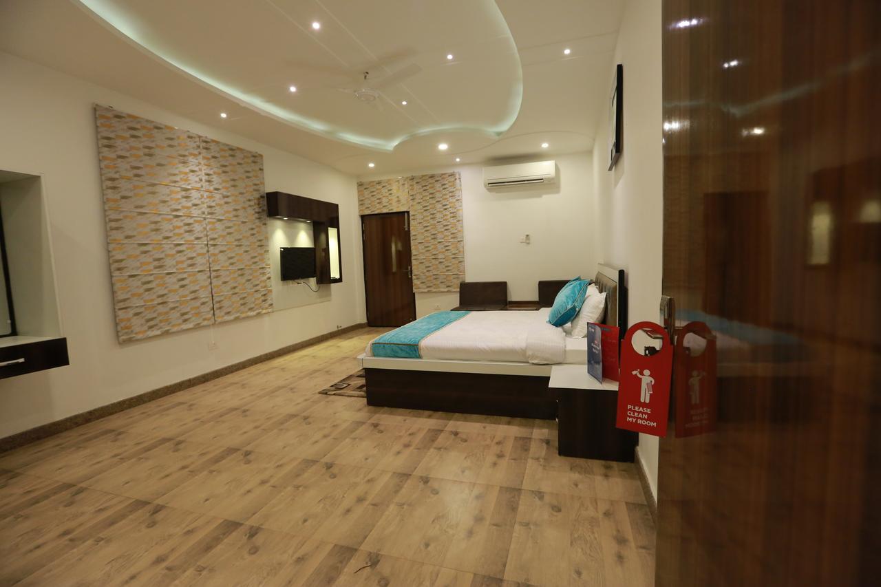 โอโย 8837 โฮเต็ล สุริยา แกแล็กซี Hotel กานปูร์ ภายนอก รูปภาพ