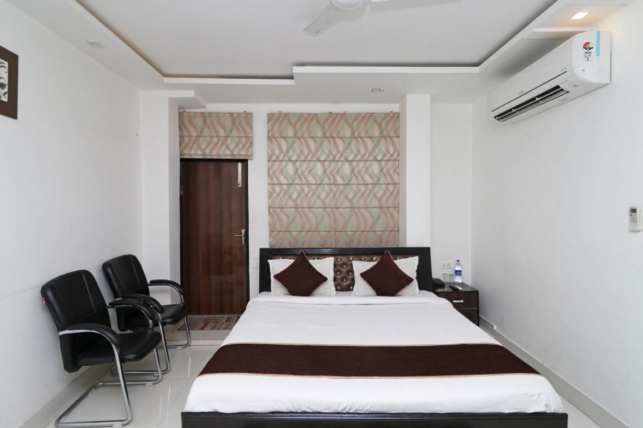 โอโย 8837 โฮเต็ล สุริยา แกแล็กซี Hotel กานปูร์ ภายนอก รูปภาพ